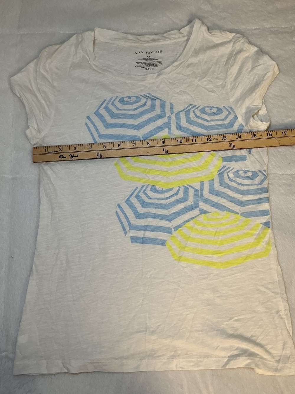 Women’s White Graphic Tee with Blue and Yellow Umbrella Print - Picture 4 of 7